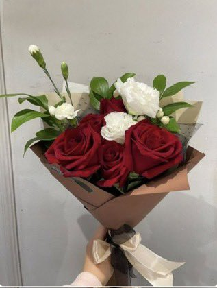 chaarrless 🦇 tweet media