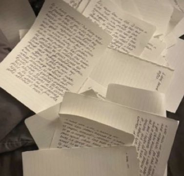 chaarrless 🦇 tweet media