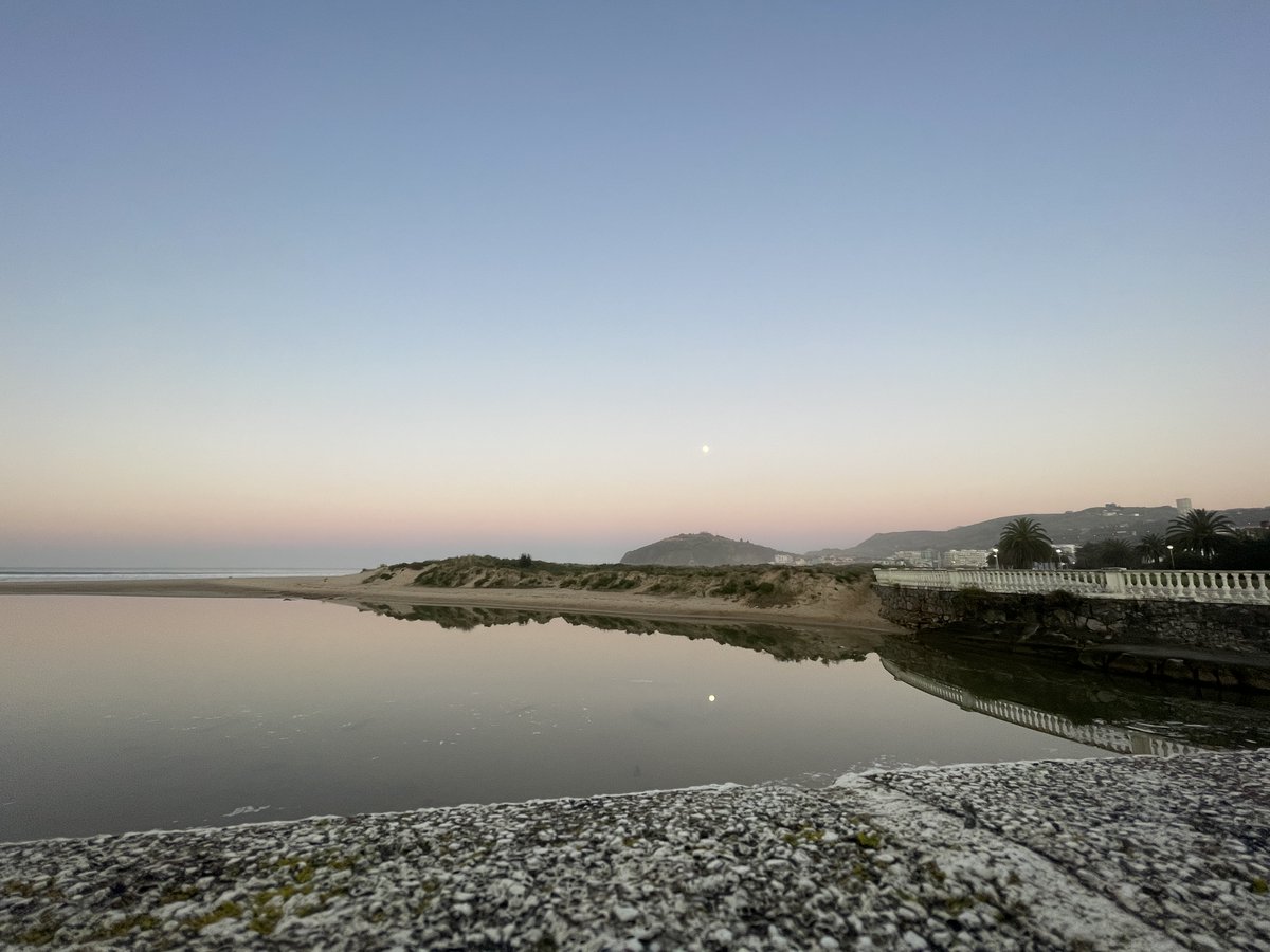 Celebramos 40 años del Mac preparando fotos en el.