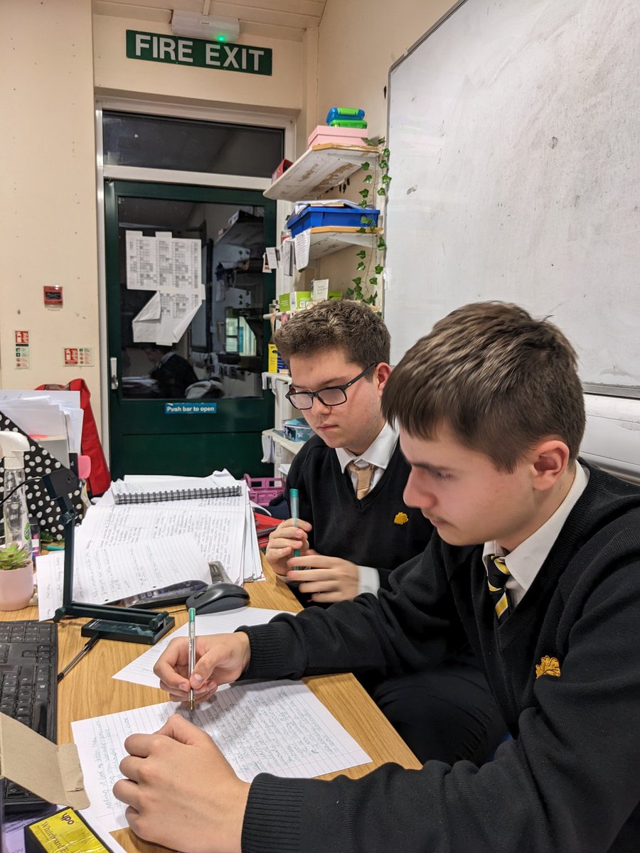 MonktonWoodDeb's tweet photo. Intense debate continues into the night. https://t.co/VpDqeJMB2Z