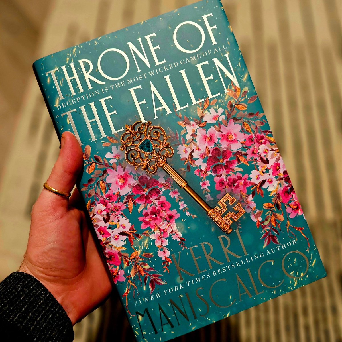 NibblerScrib's tweet photo. Bookmail!
@fairyloot did it again 👌🏻
#bookblogger #bookrecommendations #book #bookpresent #bookmail #bookobsessed #bookreviews #bookcommunity #booklover #bookstagram #booktwitter #booktok #throneofthefallen #kerrimaniscalco #fairyloot https://t.co/NFZDVygkA4