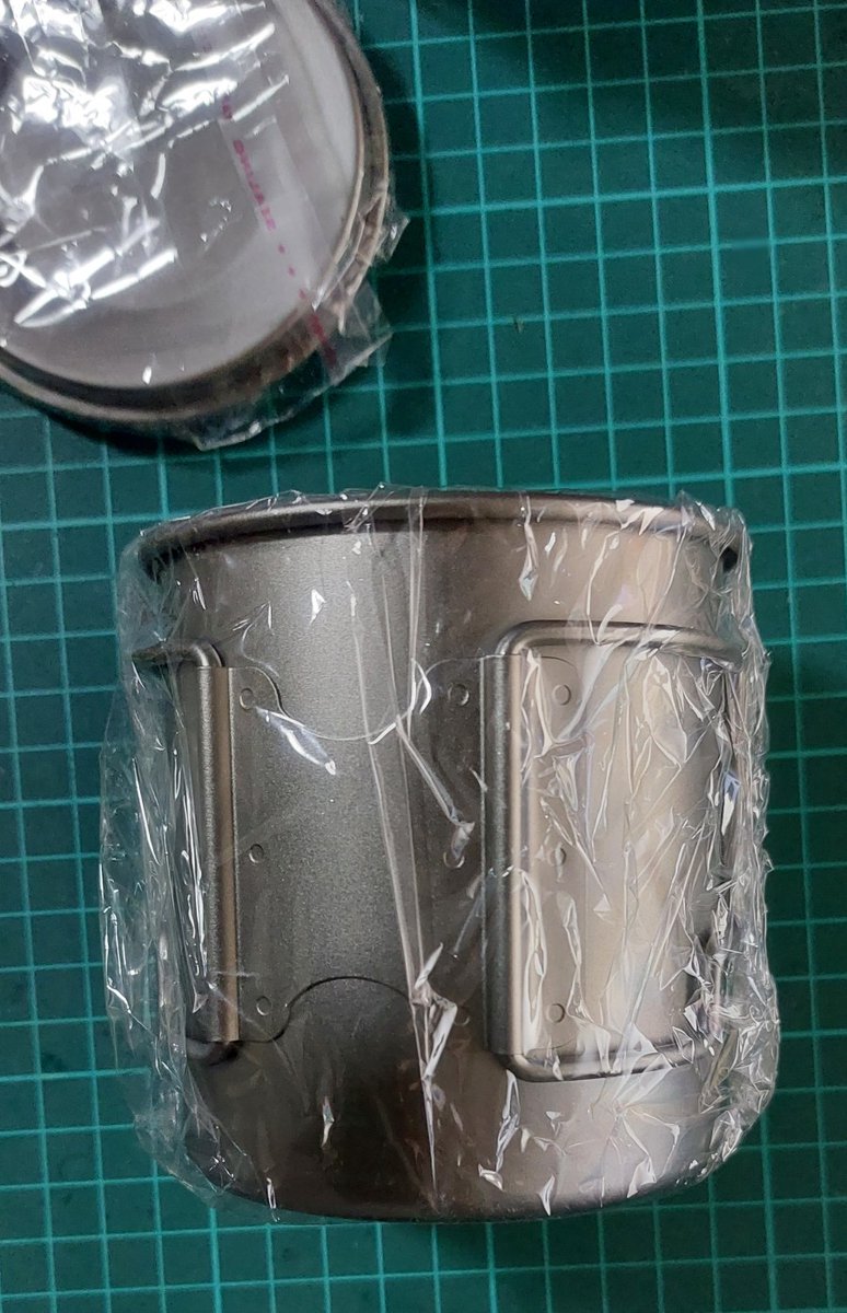 cyobin_3's tweet photo. チタンマグ420mlを買い足し

あとポット750mlとsnowpeakのマグ220mlが届く予定

スタッキングするのが楽しみ

にわかUL😅

#EVERNEW
#エバニュー
#Trangia
#トランギア
#アルスト 
#TITANMANIA
#チタンマニア
#TOAKS
#トークス
#UL https://t.co/tFG5N7PRkP