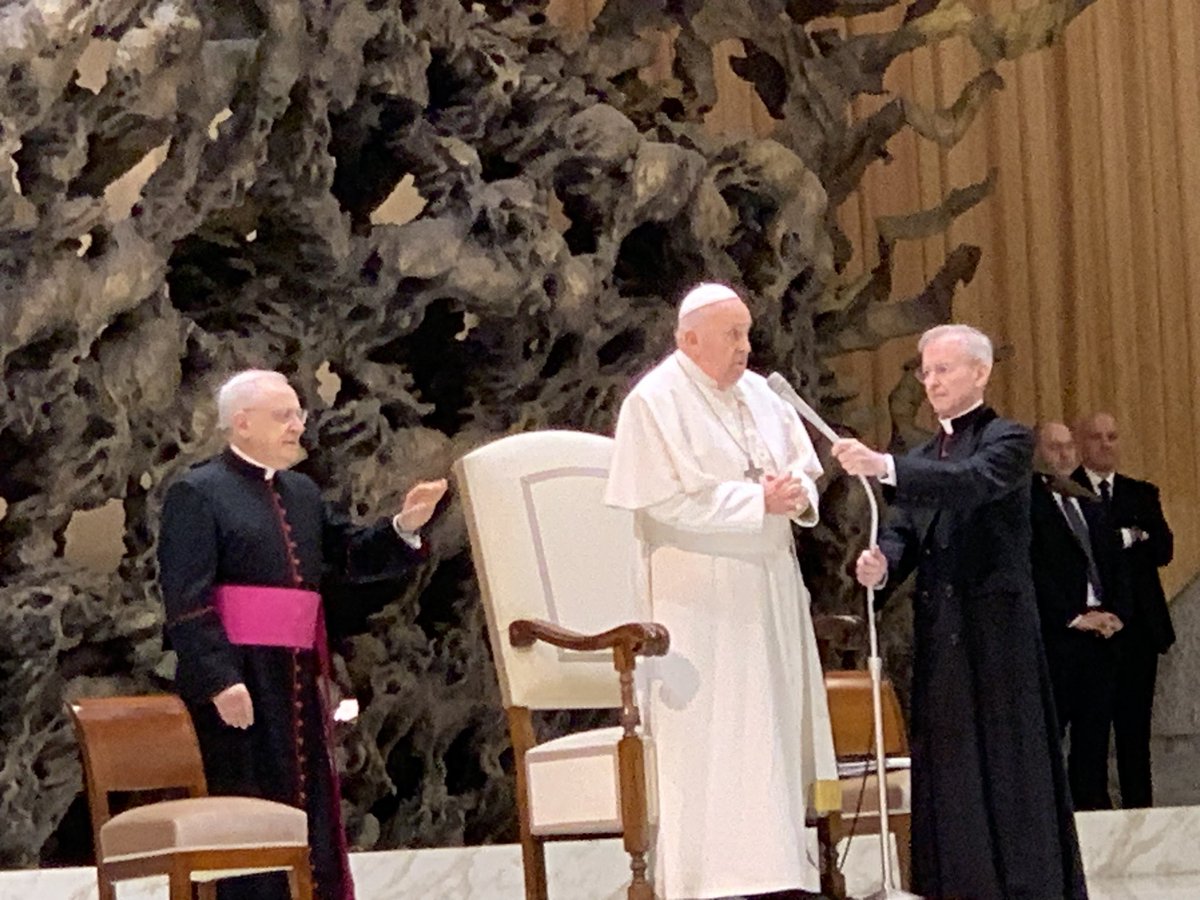 VQiriazi's tweet photo. "Today marks the memorable conclusion of the BFUG Board meeting under the auspices of the Holy See's education dicastery. A truly special and unforgettable moment crowned this event: the honor of meeting with Pope Francis. #BFUG #HolySee #Education #PopeFrancis https://t.co/pG8U2B6VEf