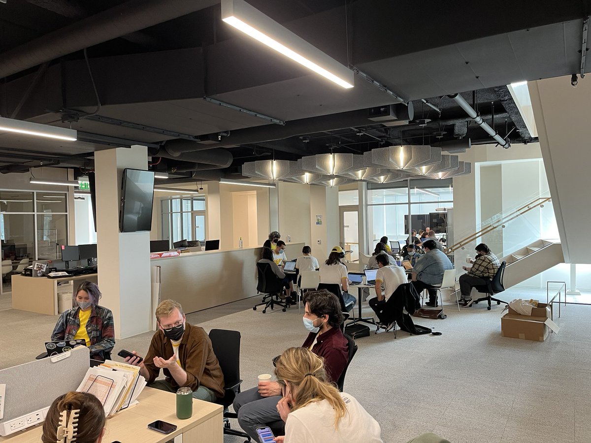 James Queally (@jamesqueallylat) on Twitter photo Out here with <a href="/latguild/">L.A. Times Guild π¦
</a> observing bargaining after the layoffs β and still getting work done β even as our managers keep sending security personnel to sweep the floor and keep an eye on us. Itβs their right, but not exactly a sign some leaders want to work collaboratively! Out here with <a href="/latguild/">L.A. Times Guild π¦
</a> observing bargaining after the layoffs β and still getting work done β even as our managers keep sending security personnel to sweep the floor and keep an eye on us. Itβs their right, but not exactly a sign some leaders want to work collaboratively!