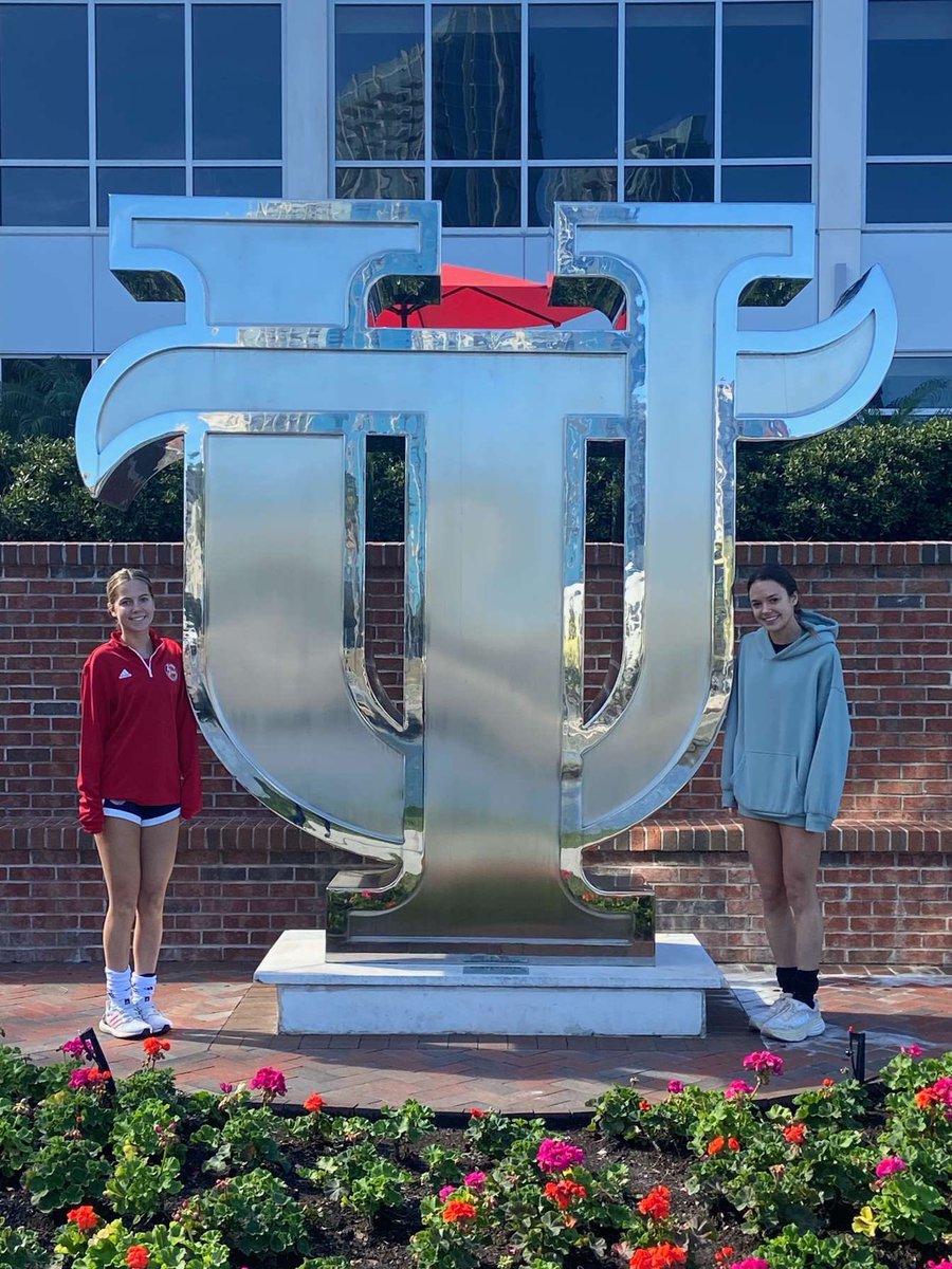 Ella Bredensteiner tweet media