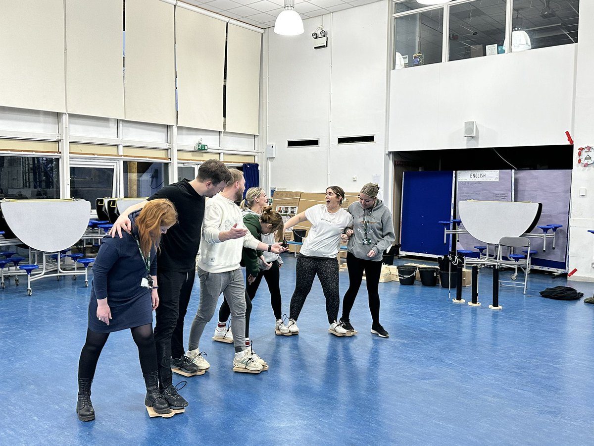 Team Building at school tweet media