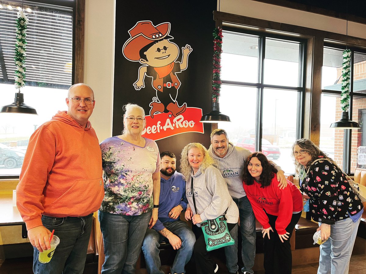 Celebrated Tierney today 🥳 @beefaroo in Overland Park🎈🎈Happy Birthday Tierney 🎈🎈 #Beefaroo #CostainConstruction #OverlandPark #OverlandParkKansas