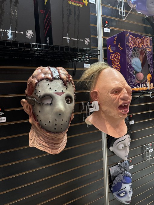 Fun Stuff coming from Trick or Treat Studios!! 👻🎃🖤 #halloweenexpo #trickortreatstudios #nightmaretoys<a href="/tag/nightmaretoys"class="tags"><span>#nightmaretoys</span></a><a href="/tag/horrorcollectors"class="tags"><span>#horrorcollectors</span></a><a href="/tag/halloweenexpo"class="tags"><span>#halloweenexpo</span></a>