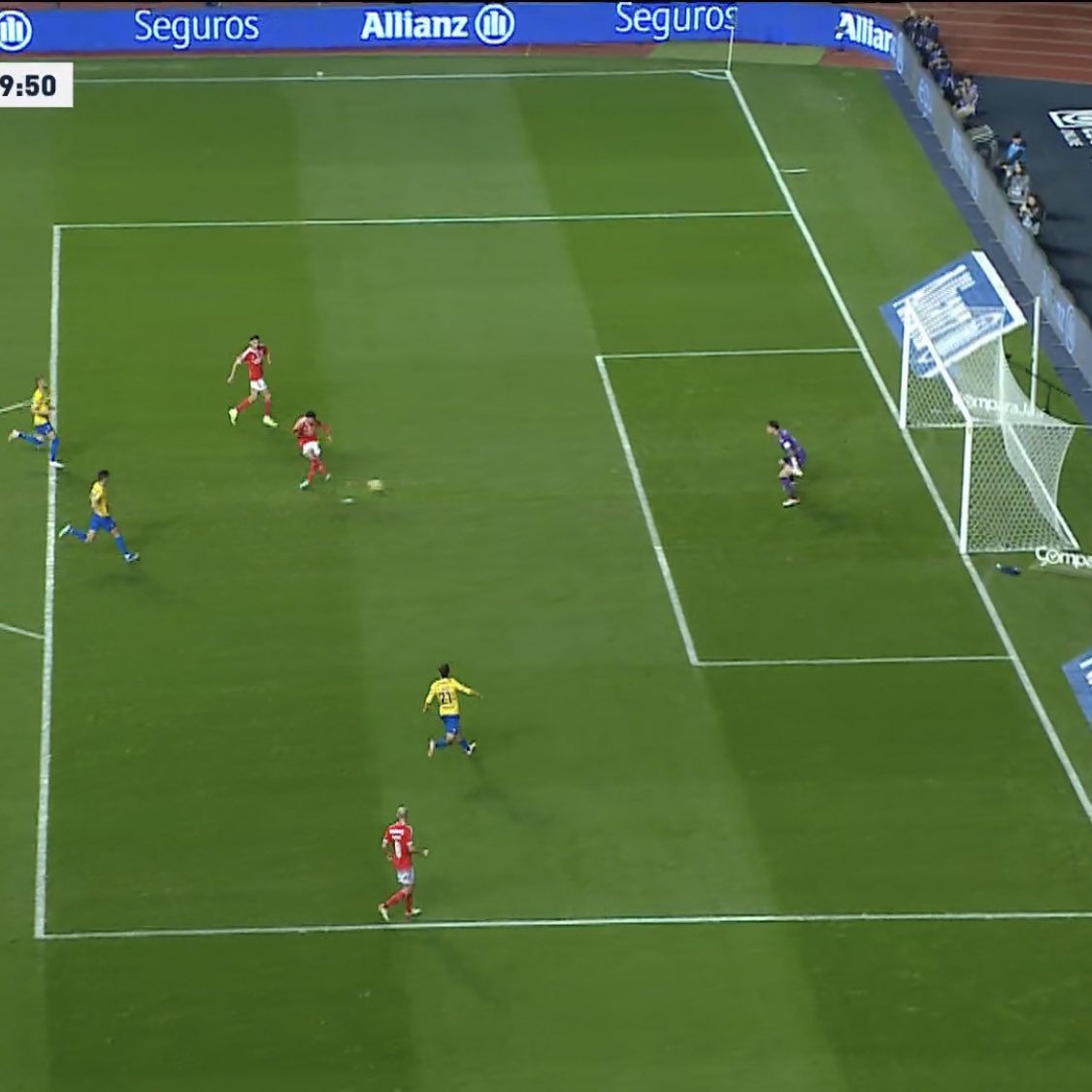 Há 2 coisas certas na vida:

- A morte
- Falhanços incríveis do Rafa