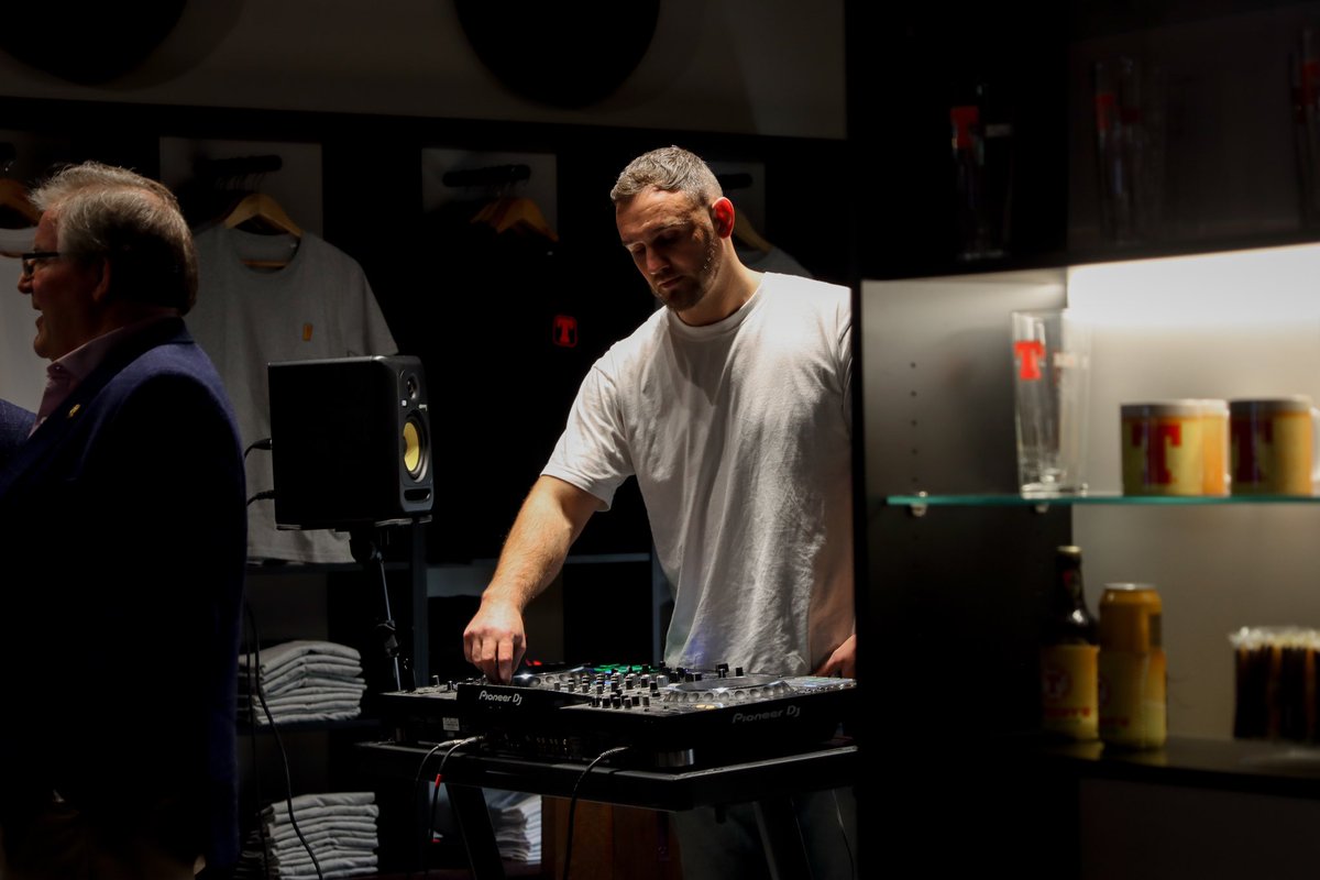 Behind the scenes at tonight’s launch of Six Nations: Full Contact in Glasgow 🎬🍿

#SixNationsFullContact