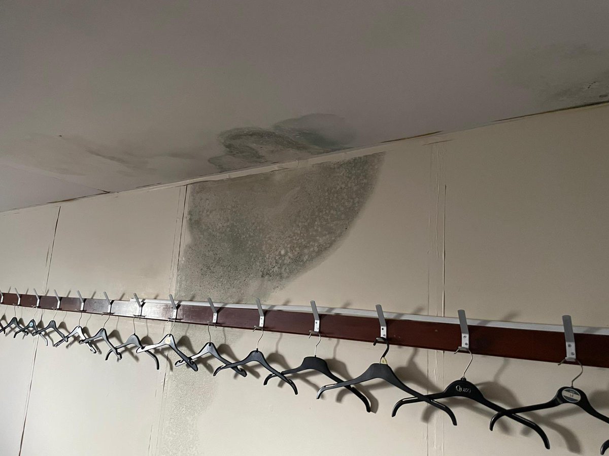 BowlsStGeorges's tweet image. 1/4 CONCERNING NEWS - We are very sad to report that our clubhouse has suffered some very significant damage as a result of recent winter weather and storms.