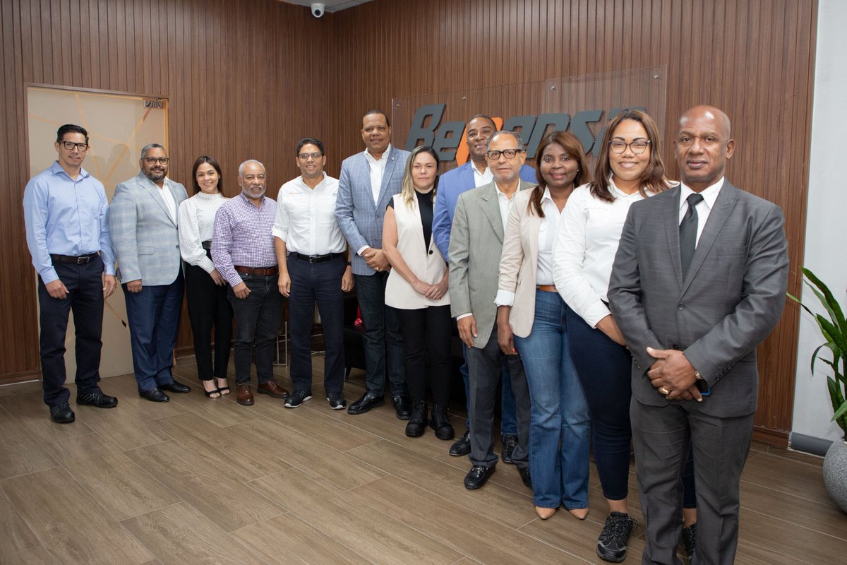 ProConsumidorRD's tweet photo. Hoy nuestro Director Ejecutivo, Eddy Alcántara, realizó una visita junto a funcionarios de la entidad a Bepensa Dominicana, atendiendo una invitación de esa empresa para conocer las prácticas y procesos de control de los productos que comercializan en el mercado dominicano. https://t.co/8BCiQIrsjA