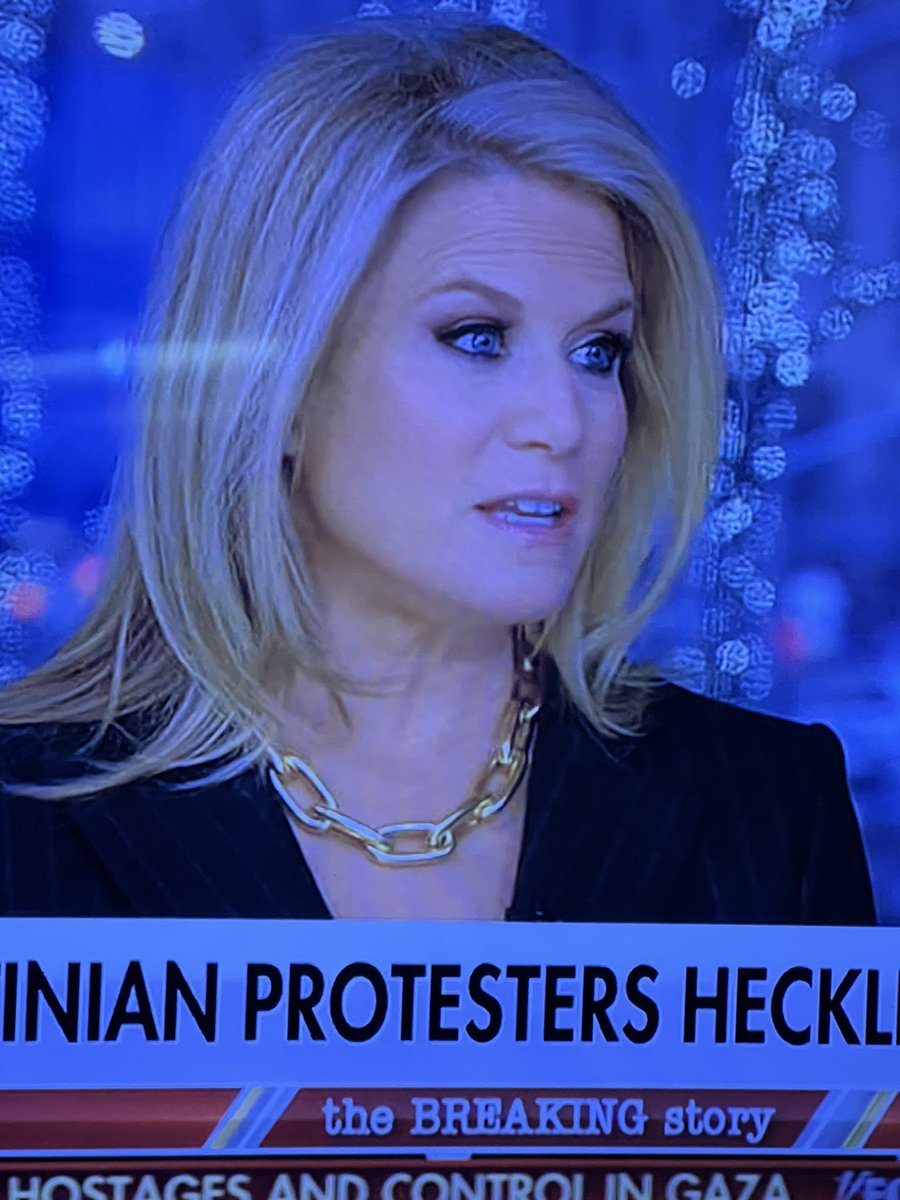 BurriniWayne's tweet photo. @marthamaccallum fuqin Love the Bling!!! https://t.co/7twwa1WFId