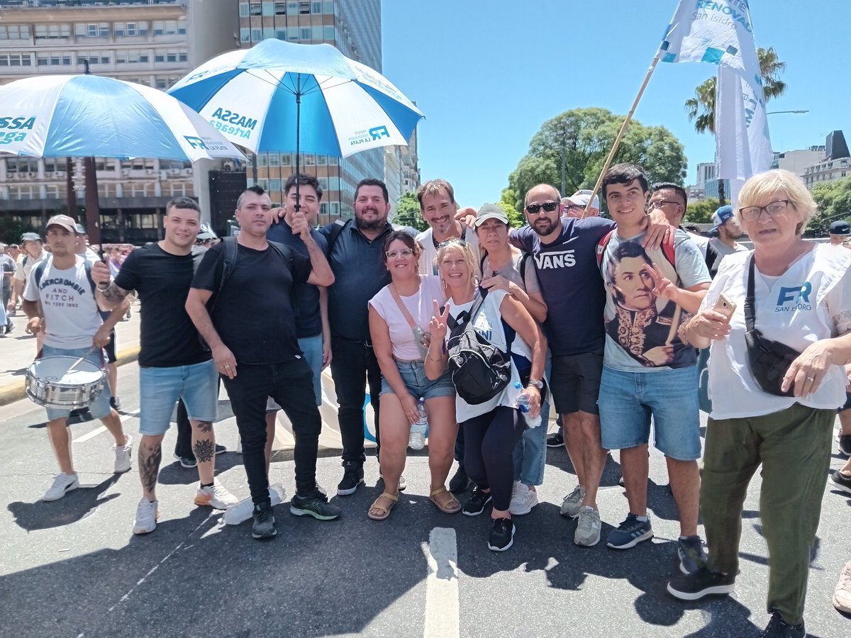 RecavarrenO's tweet photo. @joserarteaga @FrenteRenovador @SergioMassa @DiegoGiuliano @MartinMarinucci @juanmalpeli @MalenaGalmarini @passomarcela @LucianaPadulo @MateoRossiFR Desde @FrenteRenovador #LaPlata creemos que es importante defender las Conquistas y fortalecer los consensos  #HabiaOtroCamino 
#EraConMassa 
#LaPatriaNoSeVende @SergioMassa @MalenaGalmarini @SebasGalmarini @VictorBarcialp @MSebastian8882 @maryan_FRLP @Andrearf21
@nachogodoylp https://t.co/mOoVgoaozx
