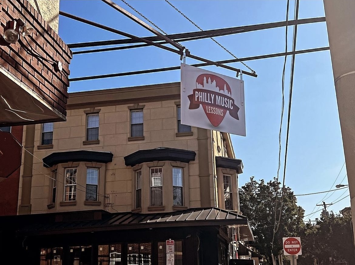 PHLMusicLessons's tweet image. Store front sign at our south Philly location, 13th and Tasker. Once Borda's Italian Eats reopens across the street it’s going to be quite the Philadelphia music corner yet again! #musiclessons #Philadelphia 
#storefrontsigns #passyunksquare #passyunk #southphilly