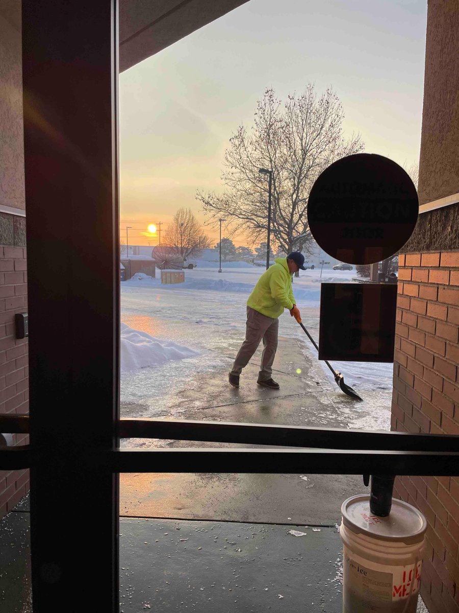 NIFC_Fire's tweet photo. More to come on the NIFC Maintenance program (they will be spotlighted on Friday) but wanted to show a little love for all the work that was done last week during the snow days ❄️!
Thank you for keeping the roads and walking paths snow-free!
#safetyfirst #vetsinfire https://t.co/Utdagnfxx8