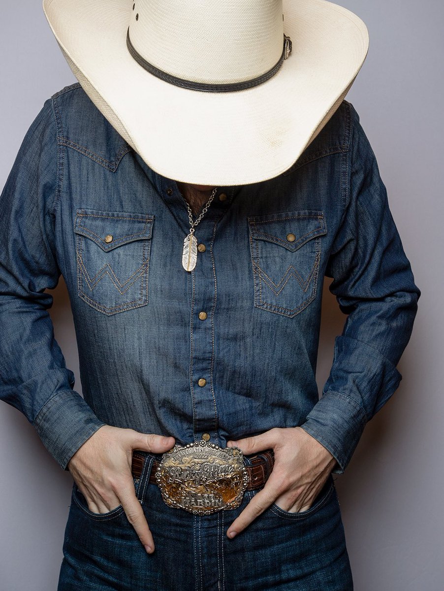 Case_Hardin's tweet photo. Denim Dan feat. @hyosilverdotcom ๐๐๐
#casehardin #texas #texascountry #texascountrymusic #countrymusic #country #singersongwriter #songwriter #singer #livemusic #dancehall #dancehallmusic #dance #honkytonk #honkytonkmusic #hyosilver #vexilbrand #cowboy #cowboymusic #rodeo #newmusic #beenthere