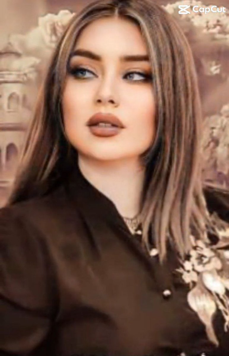 تكحلت ....
فأحكمت حدود عيناها....
فلما رآها تمني....
لو أنه في عينيها يقيم.....
لكم كل الحب والاحترام  متابعيني الغالين