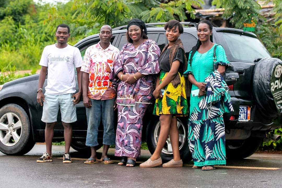 corineMAEZ's tweet photo. 2023 a été une année superbe grâce à vous 🙏

À vous, membres dévoués de notre ONG.
Aux bénévoles engagés, aux donateurs et partenaires
À tous nos sympathisants... MERCI pour cette belle année 2023. 🙏
#ruralgirls #empoweringwomen  #GirlsAtSchool #LecoleDesmanans #RuralsWomen https://t.co/1ftZ67dQiI