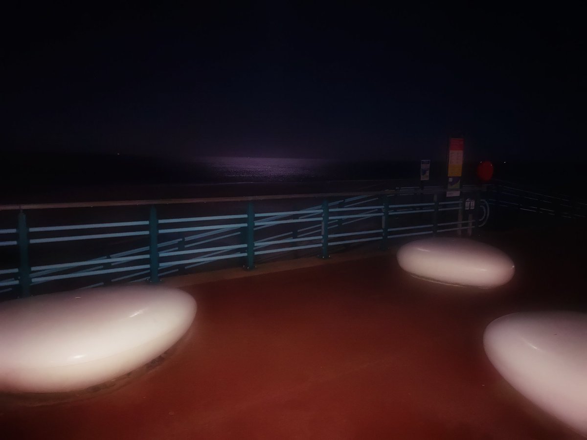 Fishface555's tweet photo. Seafront under a moonlit sky #whitleybay https://t.co/ntMXHvZOl8