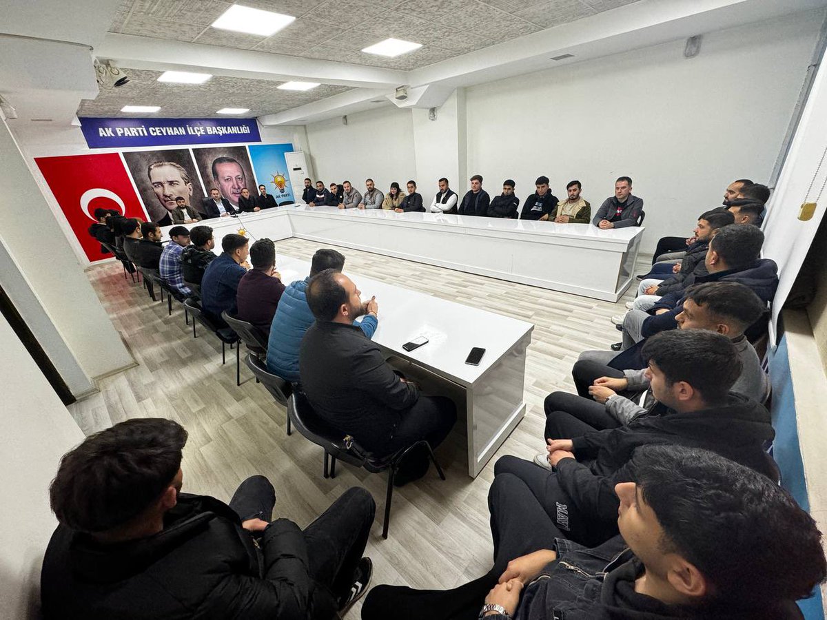 yunuskorkmazz01's tweet photo. Ceyhan AK Gençlik olarak haftalık olağan yönetim kurulu toplantımızı gerçekleştirdik. Cumhurittifakımızın adayını seçimi kazandırıp 1 Nisan Sabahı belediye başkanı olarak görmek için Ant içtik. 2024 yılı Ceyhanımız için hizmette milad olacaktır. #Hazırız #Kararlıyız https://t.co/vl5rMgsIyH