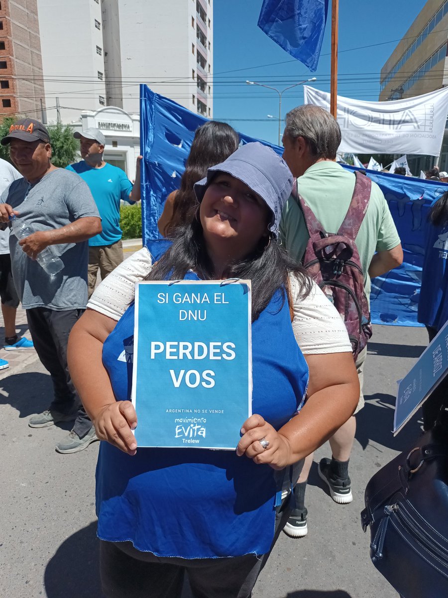 JuventudTTT's tweet photo. 🇦🇷LA PATRIA NO SE VENDE🇦🇷 

Los movimientos populares les decimos NO al DNU, a la ley de ómnibus y al avasallamiento de la democracia. 

#ParoNacional https://t.co/GoqFnROiOv