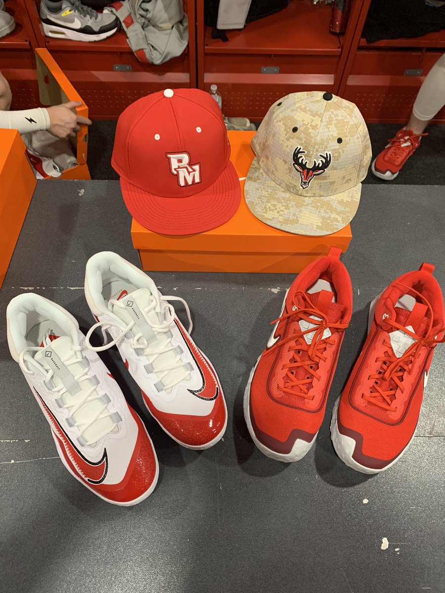 BJustice_26's tweet photo. New gear for the spring season🦌
@jdubbb25 @ElOsoRami @CFSZN @UARMBaseball https://t.co/wA5oBKhtk2