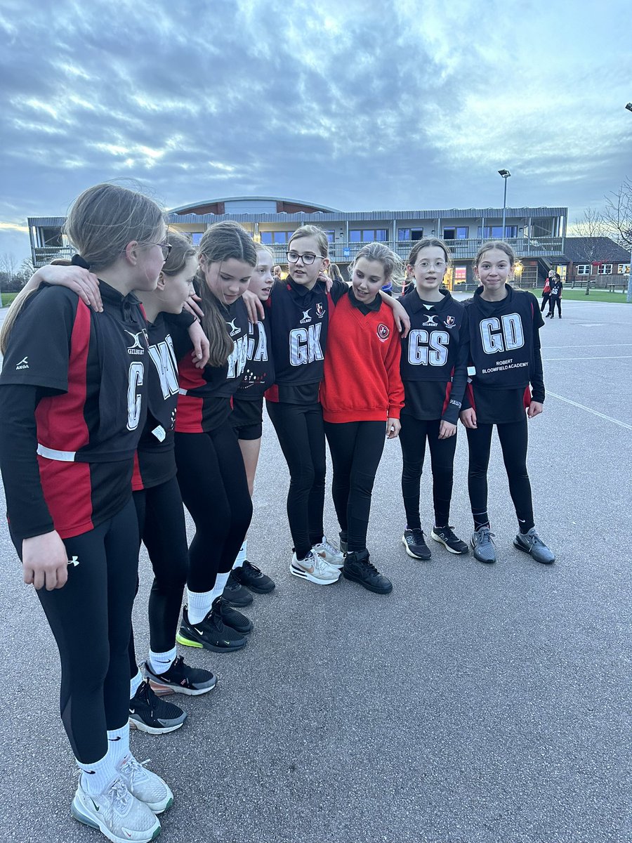 The year 6 girls netball team were 👑District Champs tonight 👏🏽👏🏽👏🏽
What a squad 🙌🏽
A huge well done to each and everyone of you 🥰
Players player: Isla
Coaches player: Brooke 
#VOICE #PEforALL