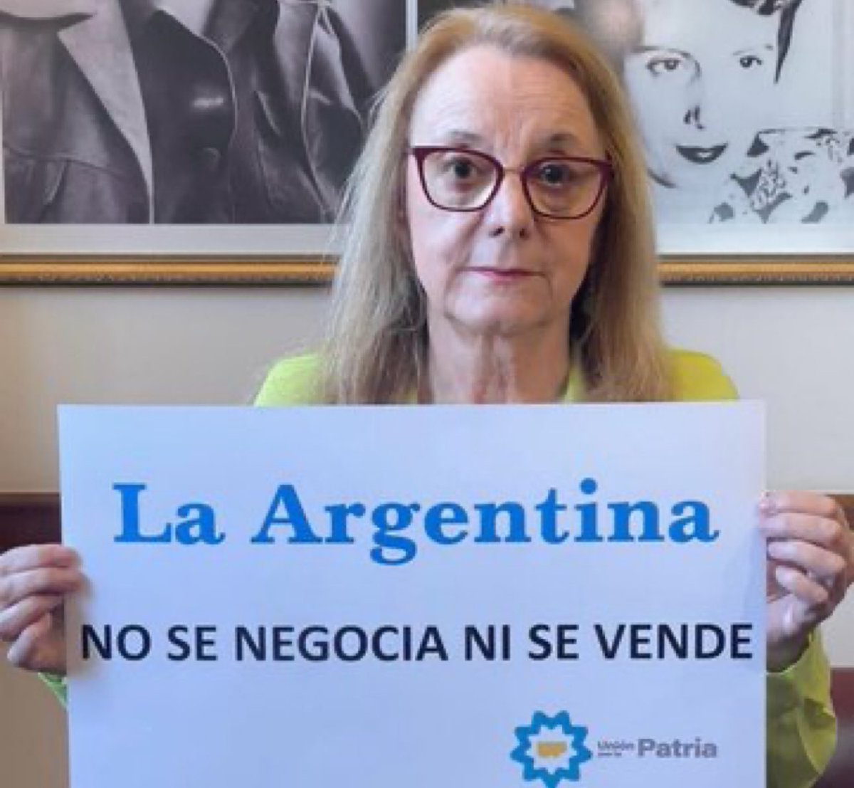 Gus_HL2's tweet photo. Pepito Cibrián se suma a las protestas contra el DNU. https://t.co/4CDcKkjfau