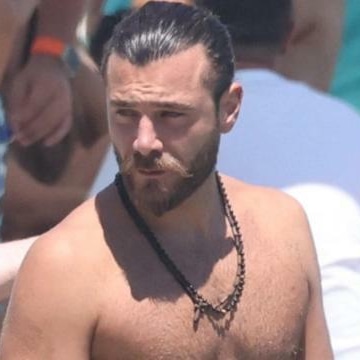 Έναν χρόνο μετά κι όλοι καταλαβαίνουν την ΑΛΗΘΕΙΑ &amp; σε δικαιώνουν! Αυτό τα λέει όλα!
Το ψέμα πάντα ρεζιλεύεται ενώ η ΑΛΗΘΕΙΑ ΛΑΜΠΕΙ &amp; ουδέποτε ξεχνιέται!! ΔΟΞΑ στον ΜΠΑΡΤΖΗ που είχε την ΤΟΛΜΗ να πει παντελονάτα την ΑΛΗΘΕΙΑ! 🔥 #survivorGR #bartzisultras