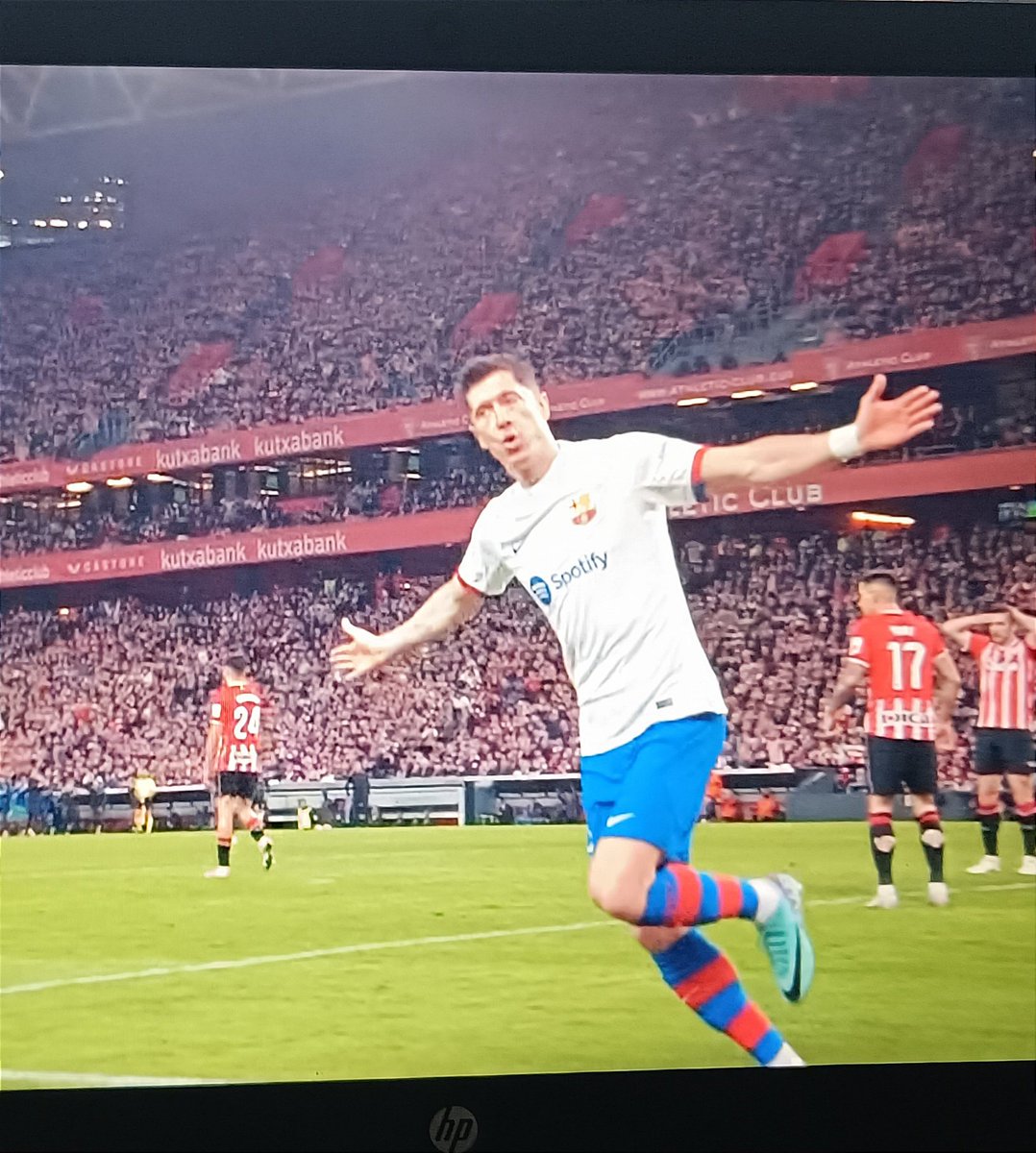 Macko_director's tweet image. #ATHFCB
Jesssst ⚽ LEWY 👍