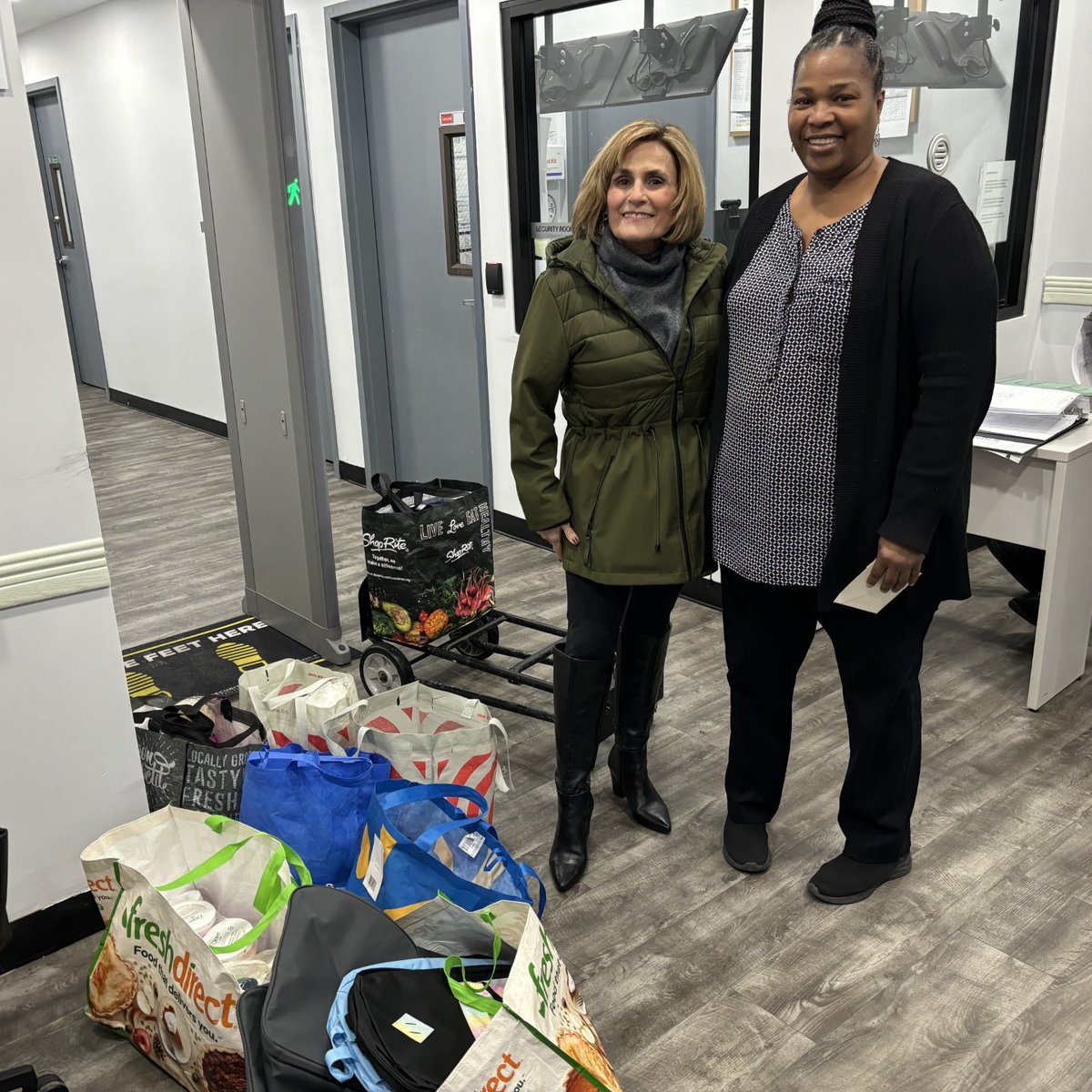 Staff & clients at our #Douglaston #womenshelter are grateful for the personal care items donated by @Philoptochos1 (LPS) of @StNicholasWTC in #FlushingNY. Thx to @CMvpaladino for your Town Hall intro! 
Photo: Stephanie Moskos (LPS) & Robin Glenn (Prog. Dir., Douglaston shelter).