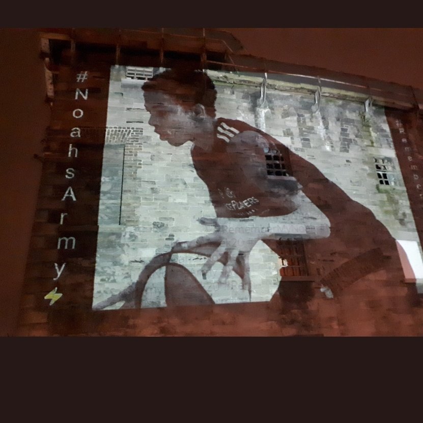 dazlites's tweet photo. The same government that sells weapons to kill kids in Isnotreal is covering up the suspicious death of a 14yr old boy in Belfast.
#Week187
#NoahsArmy
#JusticeForNoahDonohoe
#SaveChildren
#SilenceIsNotAnOption https://t.co/eGJw9tnnh6