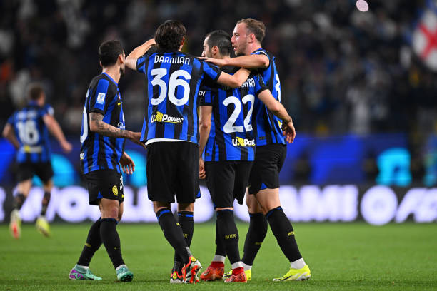 🔵 𝗚𝗥𝗢𝗨𝗣𝗘 𝗕 𝗗𝗘 𝗟𝗔 𝗣𝗔𝗠𝗣𝗜𝗢𝗡𝗦 𝗟𝗘𝗔𝗚𝗨𝗘

➖️ 1E - INTER PILAN : 6 pts
➖️ 2E - FC VARCELONE : 3 pts
➖️ 3E - PAPOLI SC : 1 pt
➖️ 4E - PEAL POCIEDAD : 1 pt