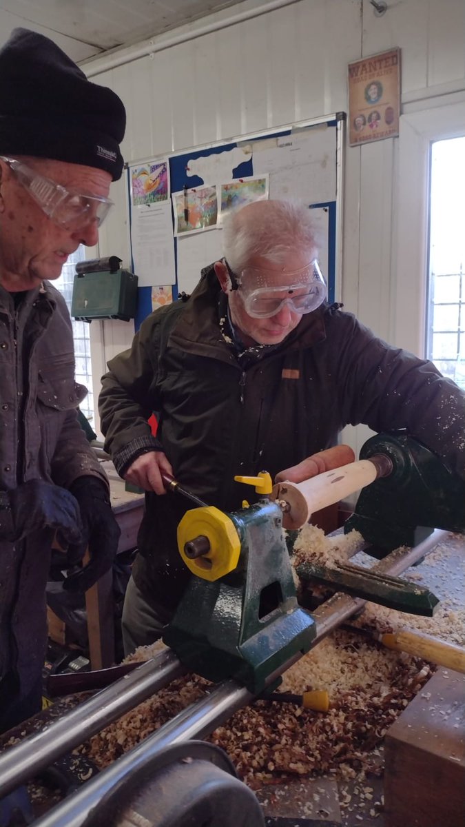 Our different Sheds meet each week thanks to @HALECharityBfd; 1) Bracken Hall centre, Thursday mornings 10-12 🍀 2) above Northcliffe Park, Tuesday & Friday mornings 10-12 🌳 3) ...also now a Women's Shed, Wednesday mornings 10-12 above Northcliffe Park 🌲 Call James 07946155347