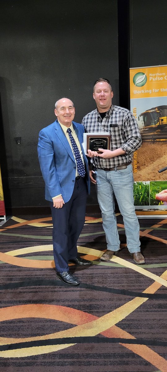 Congratulations to Dr. Clifford Hall from SDSU for receiving the Research Excellence Award for 2024! Dr. Hall's many years of research have contributed greatly to the success of the U.S. pulse industry! @SDStateCAFES #excellence #agresearch #foodinnovation #pulses #northernpulse