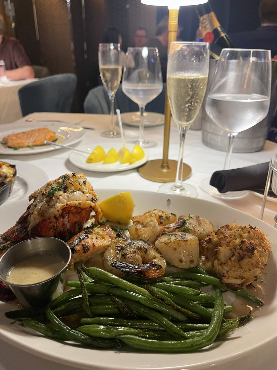 Darkskin_boo's tweet image. The beauty of a woman is getting better with time #thirtythree 🥰☺️🌹