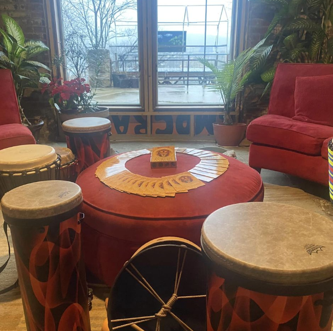 DrumSmartLLC's tweet photo. Thank you to all the beautiful beings who blessed this space with your beats tonight at the Community Drum Circle. 📷 It was an intergenerational gathering of souls from youth to elders that filled the space with excitement, connection, and new beginnings. https://t.co/TA4nxk5qZf