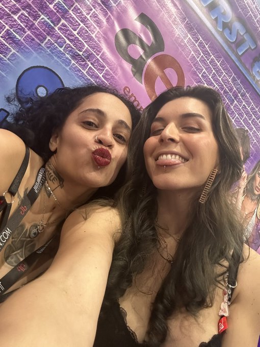 @xxreesespieces1 goddesss!!! https://t.co/fhaCby1IrI<a class="tags" href="/tag/xxreesespieces1">@xxreesespieces1</a>