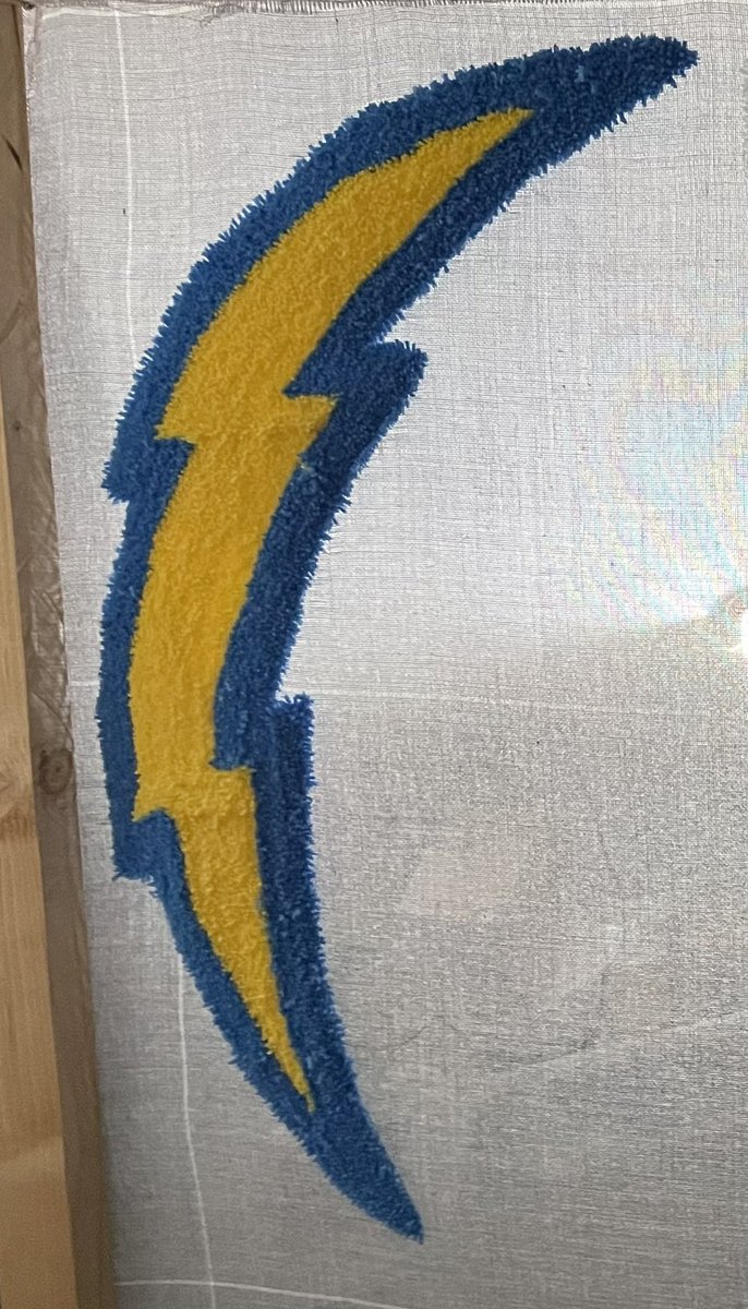 I’ll join in on the giveaways too ⚡️ Retweet & like for a custom chargers rug Winner will be chosen 1/27 @chargers @JenniferMills21 @ChargerChatPod #BoltUp Ig: customsbybree_ *past designs made*