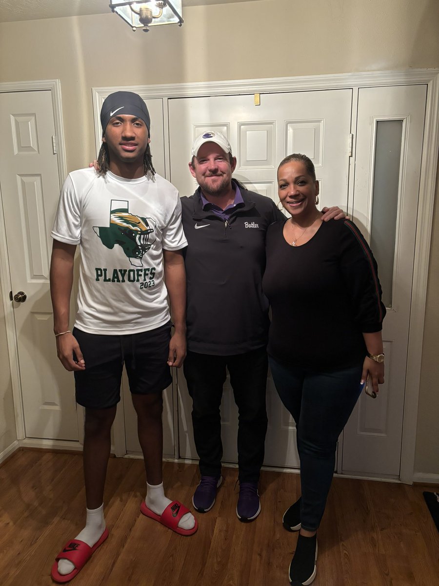 Mekhi Howard (@mekhihoward6) on Twitter photo Thank you <a href="/RobMessinger/">Rob Messinger</a> for coming for a great home visit, I would love to come visit Butler community college Thank you <a href="/RobMessinger/">Rob Messinger</a> for coming for a great home visit, I would love to come visit Butler community college