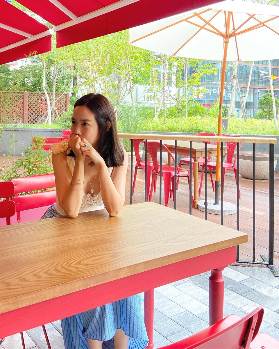 HomHom23919's tweet image. Sunshine and chill.
#goodmood #relaxing #girlday #trend