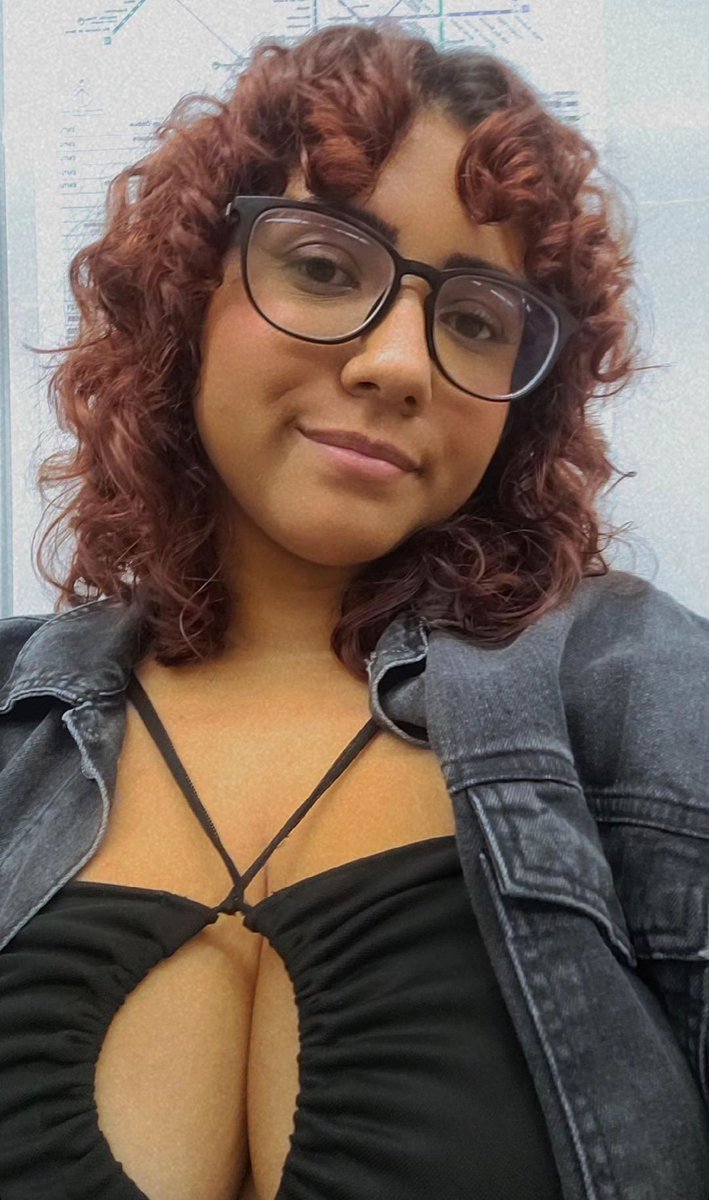LadyBruhh's tweet photo. Tava bonitinha no sábado, esse vestido virou meu preferido https://t.co/OqktWfjFIm