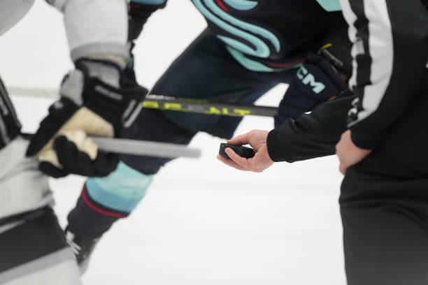 ScoutingTheRefs's tweet image. Refs for  @NHLBlackhawks @SeattleKraken are Trevor Hanson (#14) and Brandon Blandina (#39). Tonight's officials: scoutingtherefs.com/2024/01/43496/… 
#CHIvsSEA #Blackhawks #SeaKraken