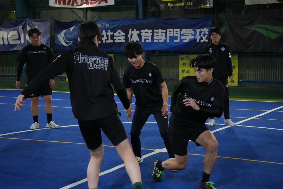 amistrewest's tweet photo. \2024.1.24  Training Photo📸/
※写真は過去Picです

#フットサル
#AMISTREWEST #アミストレウエスト
#futsal #フットサル #フットサル好きな人と繋がりたい
#北摂 #茨木 #高槻 #摂津 #吹田 #豊中 #池田
#メンバー募集
#スポンサー様募集 https://t.co/rl0BD4ztYo