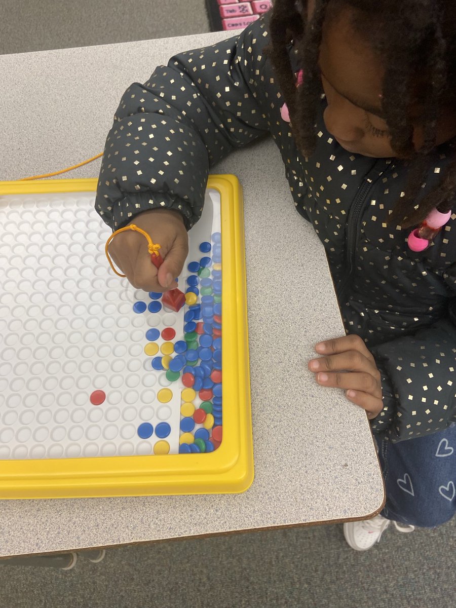 Zannetechnology's tweet photo. Ss explored #science concepts using  stations to demonstrate Force and motion in the #STEAM lab ⁦⁦@LakeshoreLM⁩  ⁦@LEGO_Group⁩ https://t.co/ps8vH4o8Jq