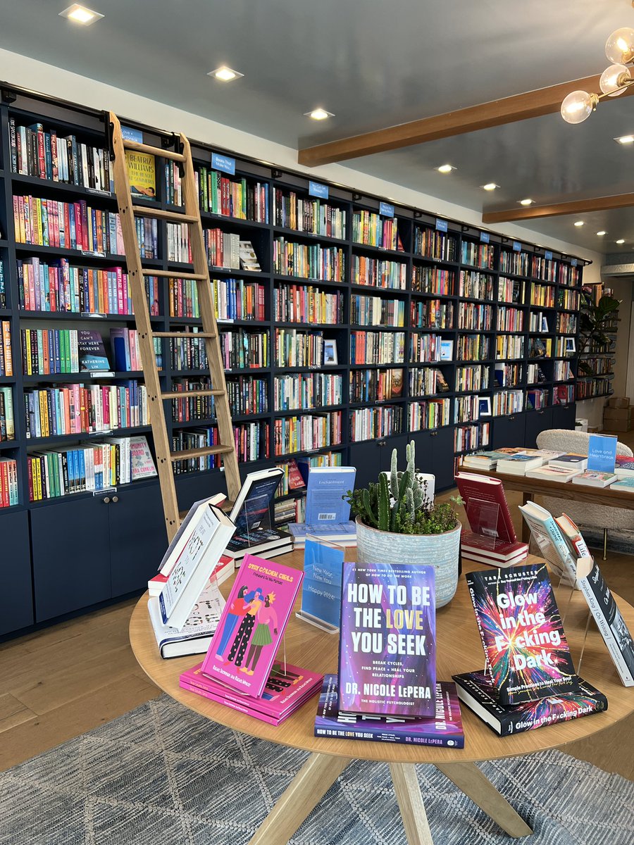 Nikki Vargas | author & travel editor tweet media