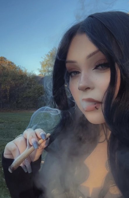 Watch ˖ ࣪⟡𝕭𝖑𝖆𝖟𝖎𝖓𝖌𝖔𝖙𝖍⟡ ࣪˖'s leaked NSFW photo on TwXstars