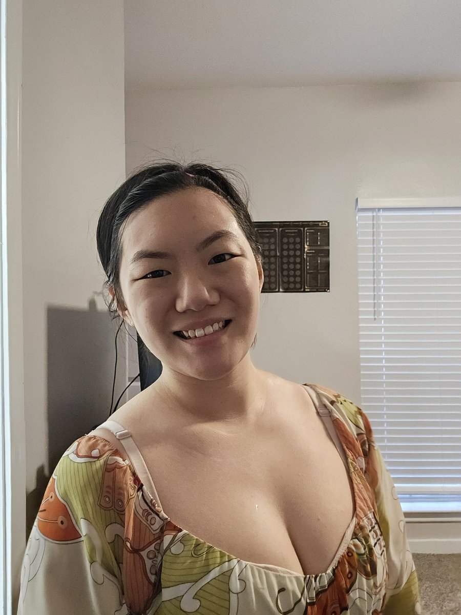 Friendlybeast01's tweet photo. No makeup and still look good. Don't hide that beautiful face of yours, you are beautiful without it. For just one day, try and go without the eye shadow and the extra foundation. Try something new. You will be surprised how much people compliment you on your natural look. https://t.co/kH3kZTVNZh