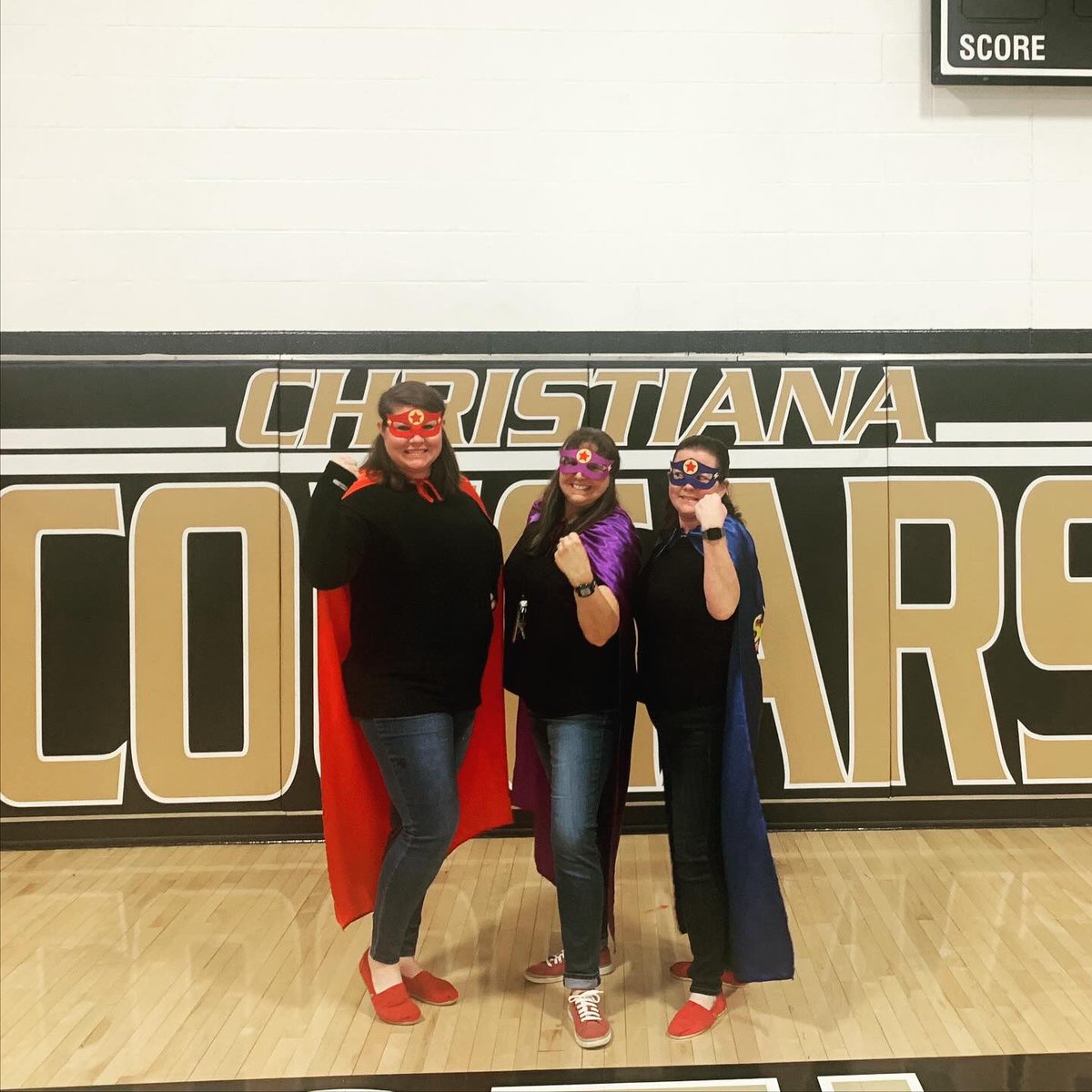 jonesscienceCHM's tweet image. Super Hero 🦸‍♀️ Origin Story Phenomenon day with the 7th graders!! ❤️💜💙What a cool way to introduce our genetics unit. 🧬☢️ @chmscougars @chmharveysci @RCS_STEM